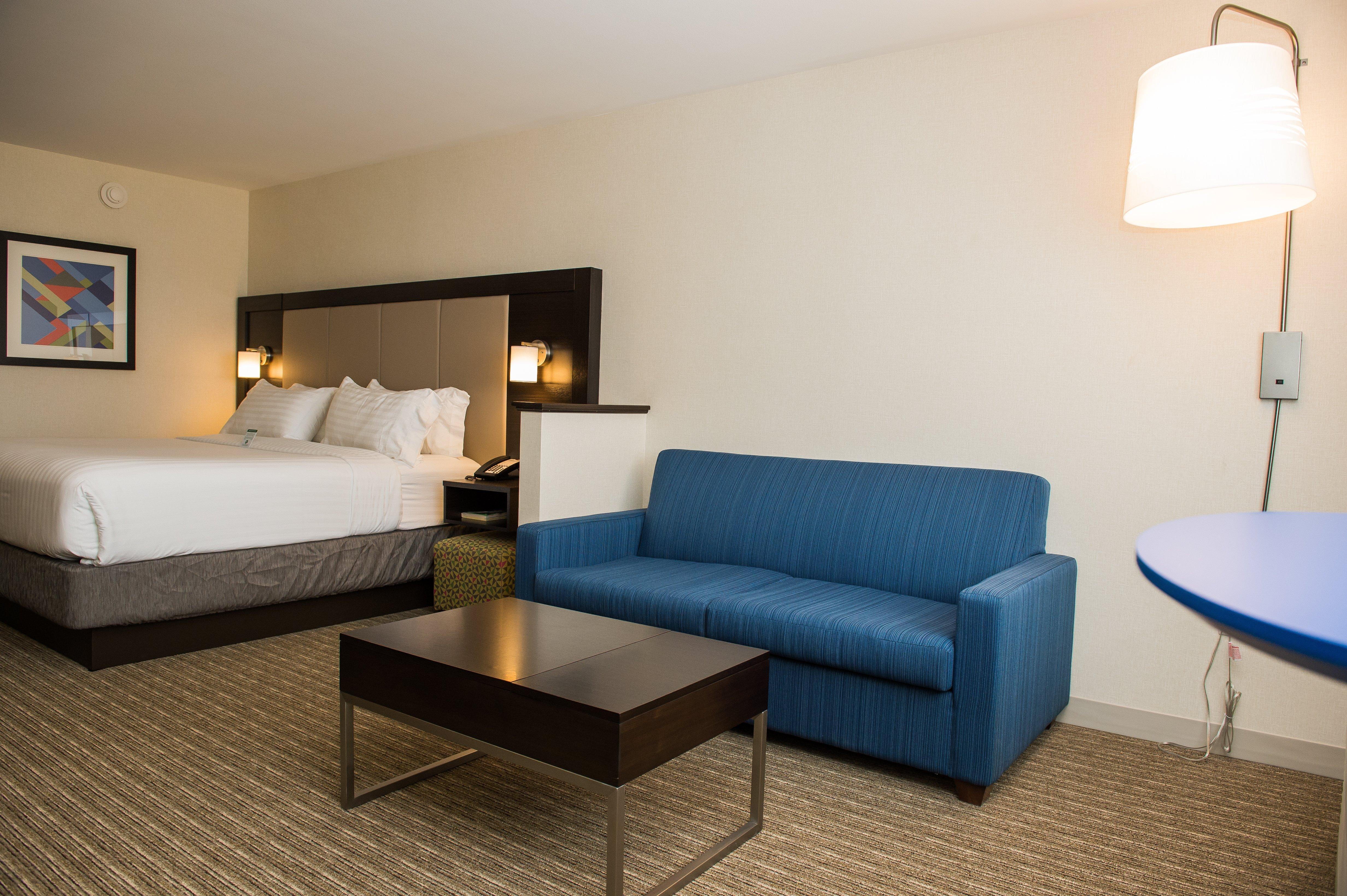 Holiday Inn Express & Suites - Marietta By Ihg Exterior photo