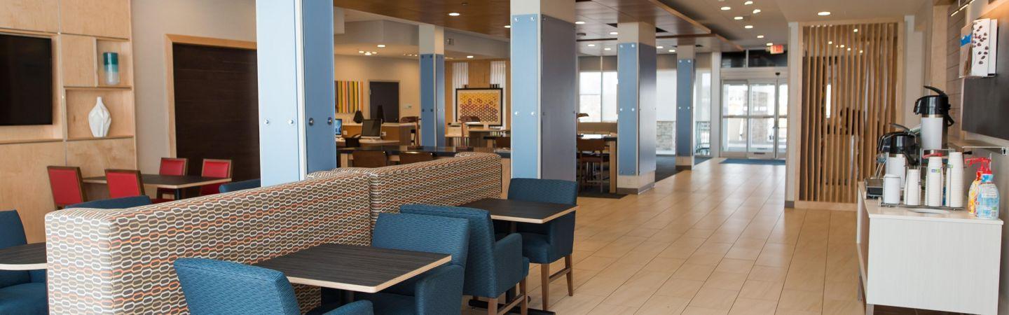 Holiday Inn Express & Suites - Marietta By Ihg Exterior photo