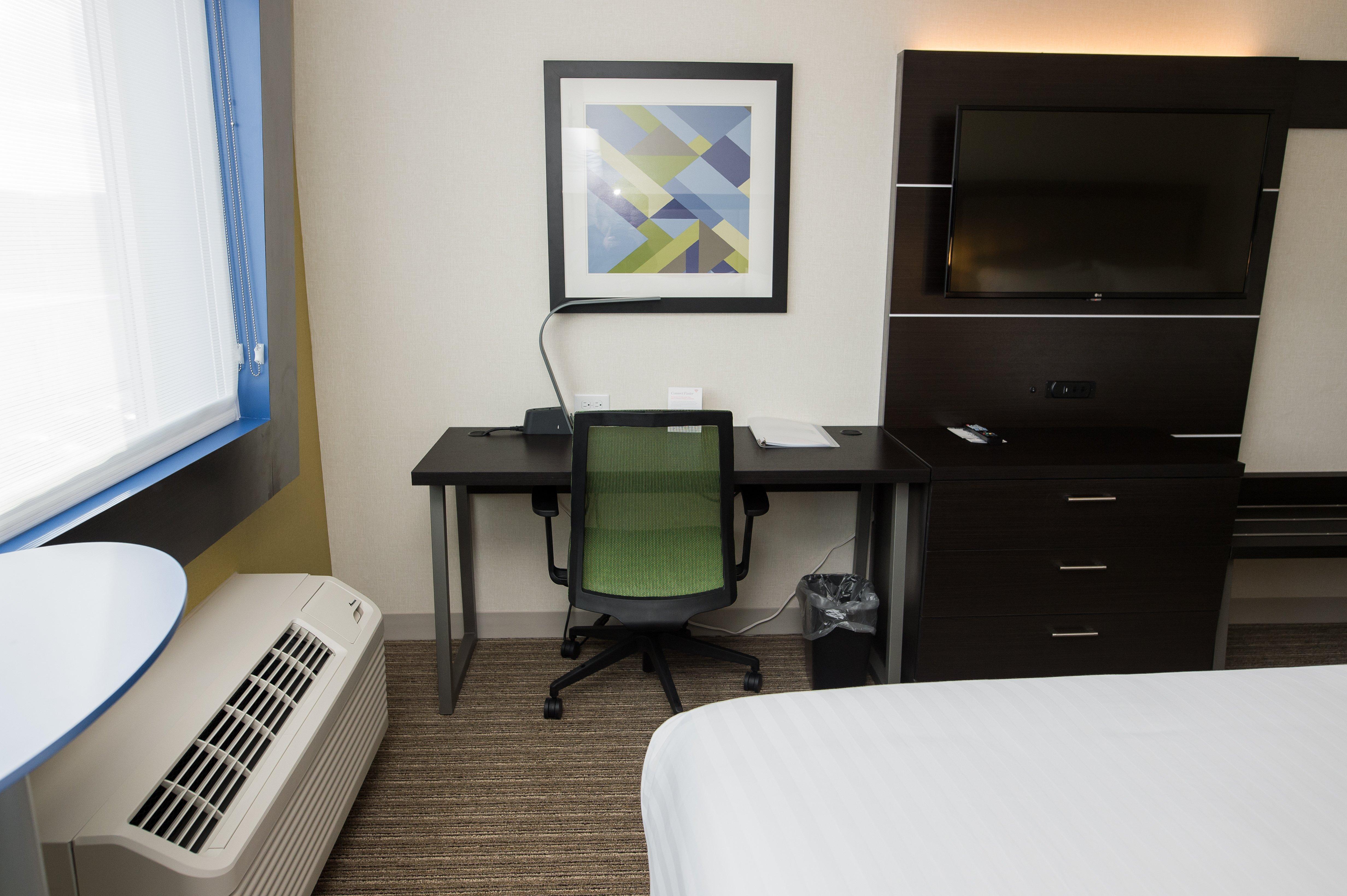 Holiday Inn Express & Suites - Marietta By Ihg Exterior photo