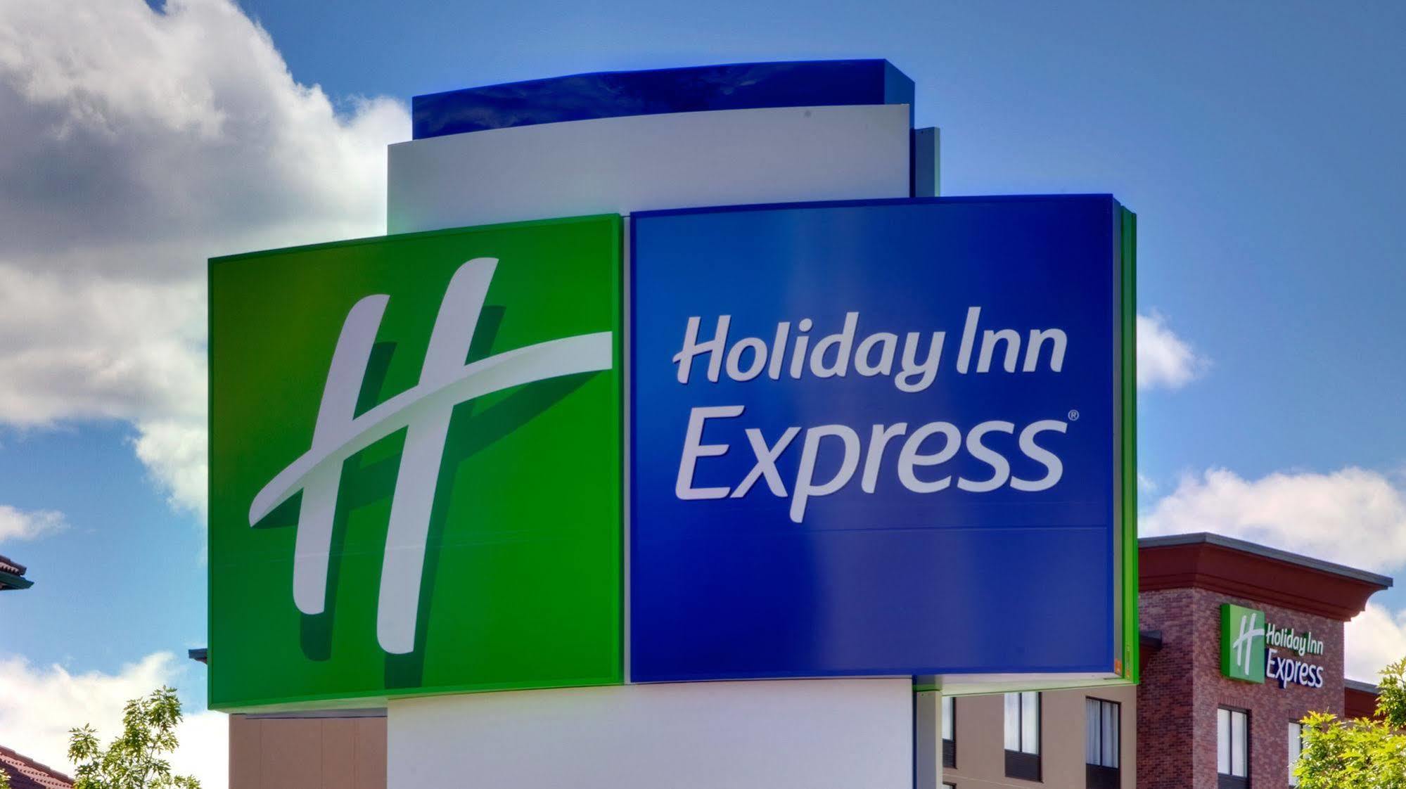 Holiday Inn Express & Suites - Marietta By Ihg Exterior photo
